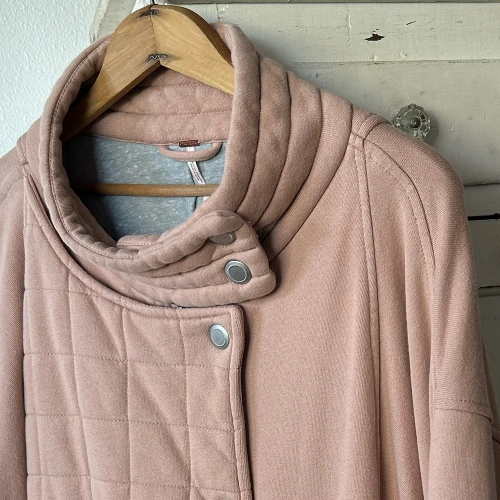 Free People | Women’s Mauve/Peach Oversized Quilted Knit Mock Neck Jacket Size M